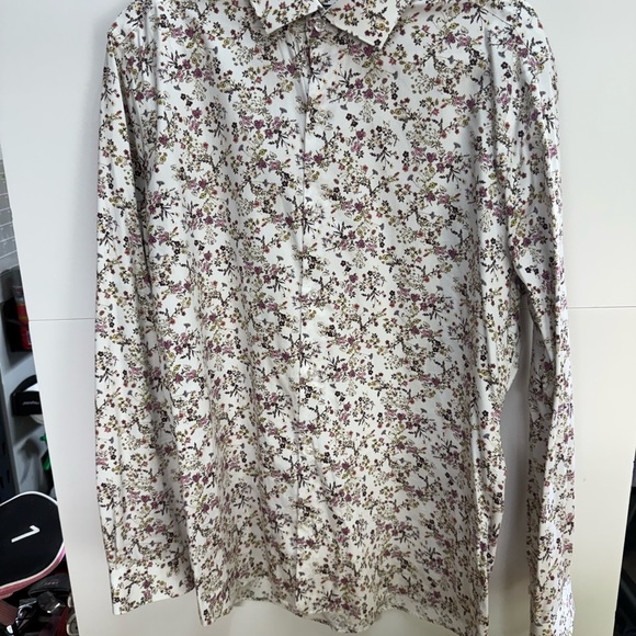 RW&CO. White and Purple Casual Button Down Shirt - Picture 1 of 3